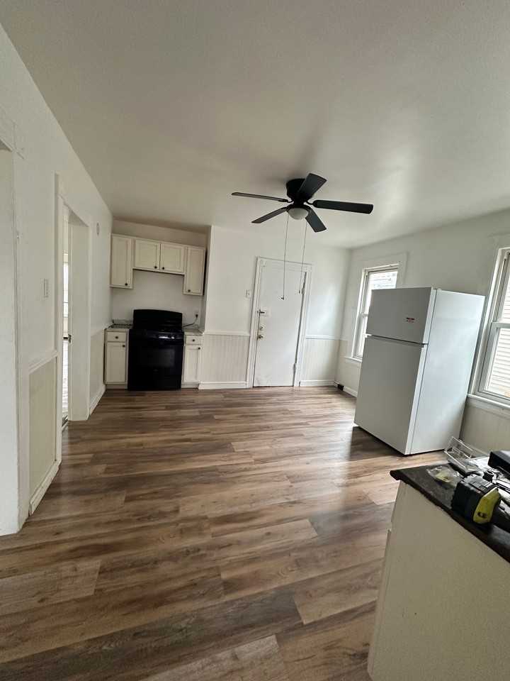 2122 Seaview Ave #2 - Photo 2 of 12