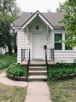 featured image of 209 W 8th Ave