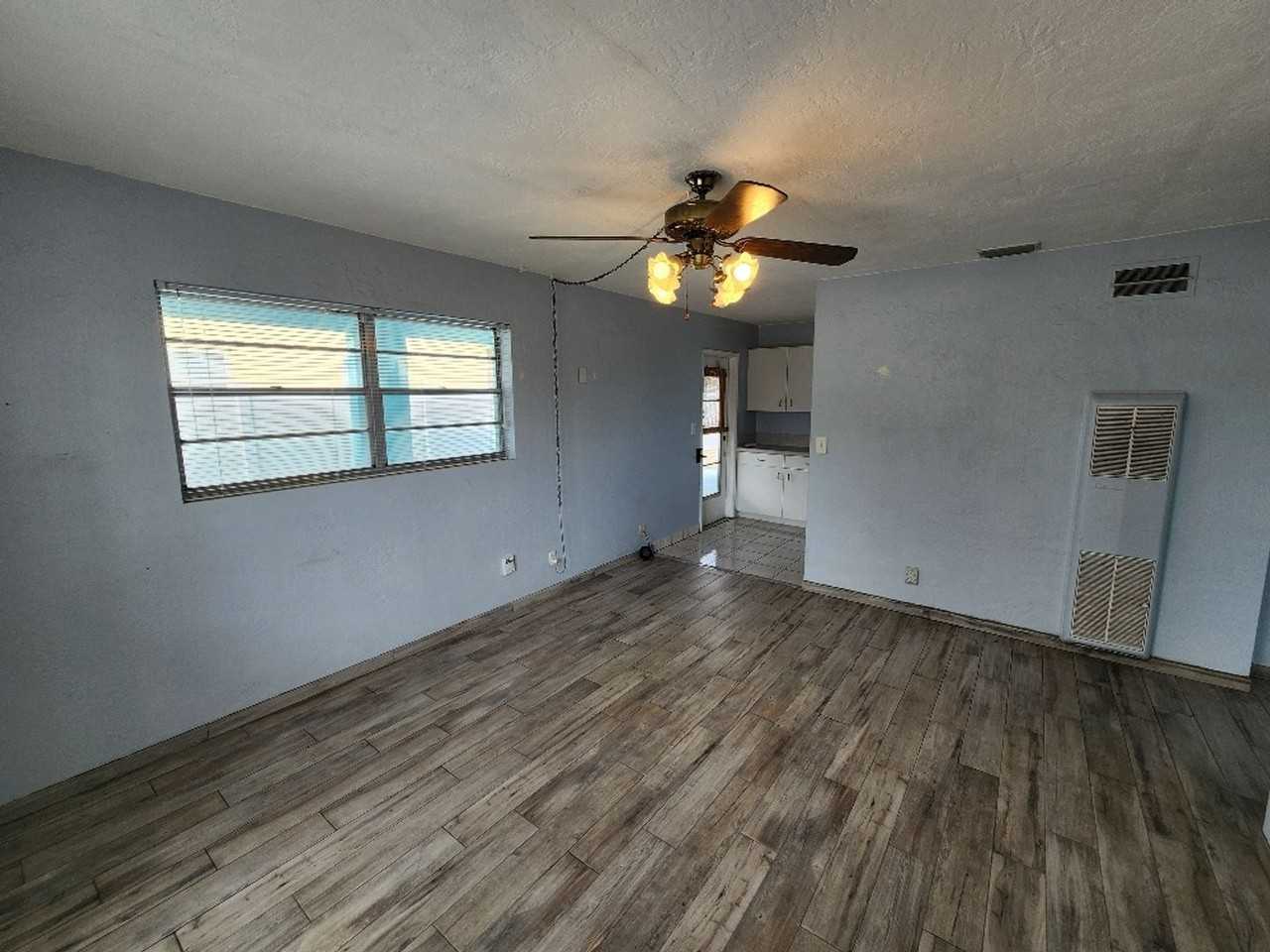 830 E 26th Ave - Photo 6 of 14