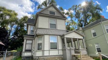 featured image of 1054 Lafayette Ave Se