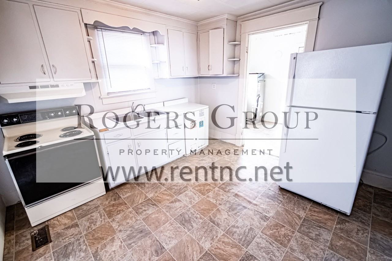 235 Gary St - Photo 2 of 9