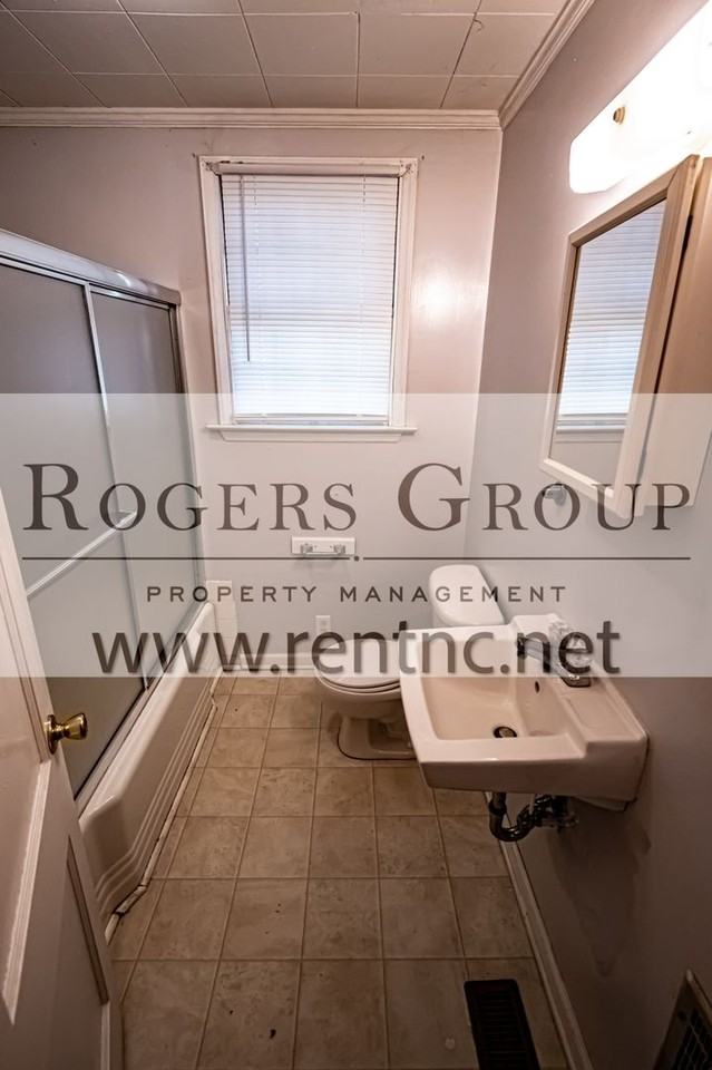 235 Gary St - Photo 4 of 9