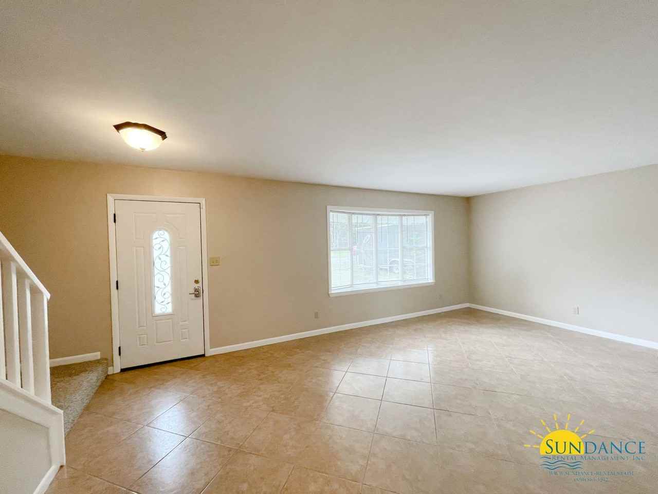 208 Cloverdale Blvd #5 - Photo 2 of 27