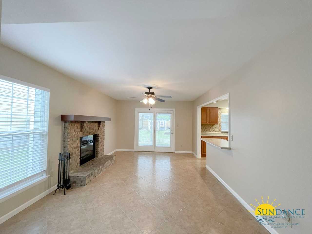 208 Cloverdale Blvd #5 - Photo 3 of 27