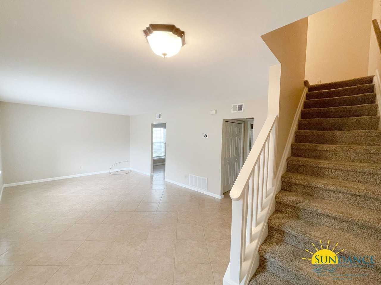208 Cloverdale Blvd #5 - Photo 7 of 27