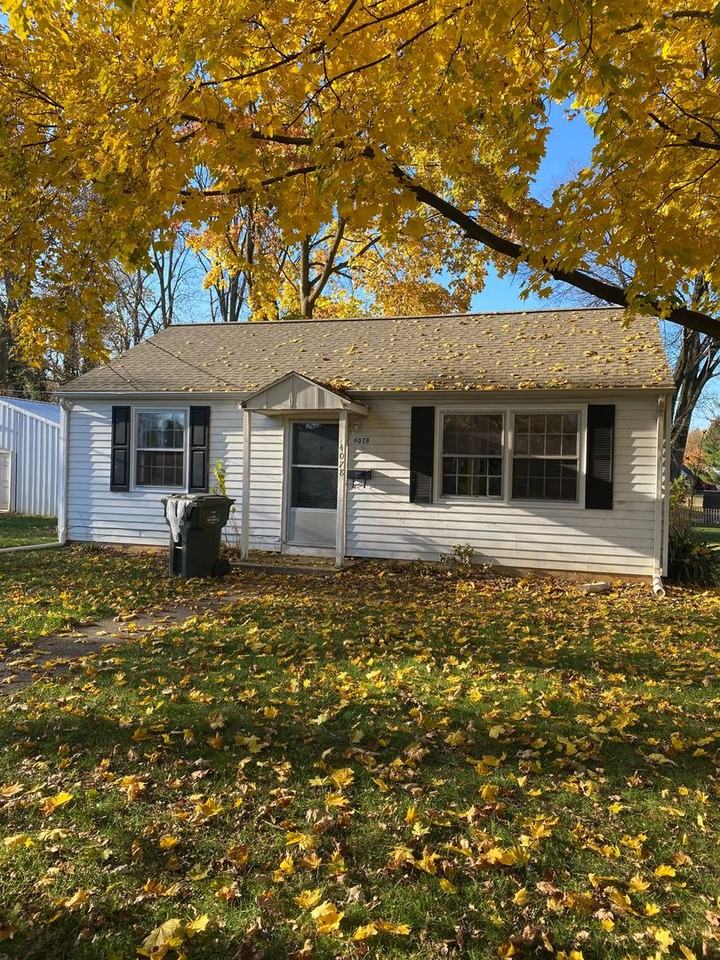 4078 Seneca Ave - Photo 2 of 4