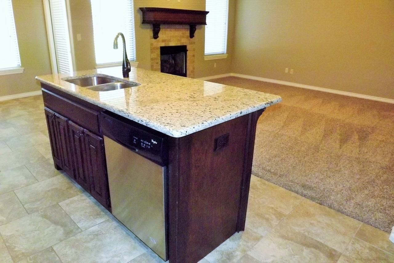 529 Whispering Oaks Blvd - Photo 3 of 12