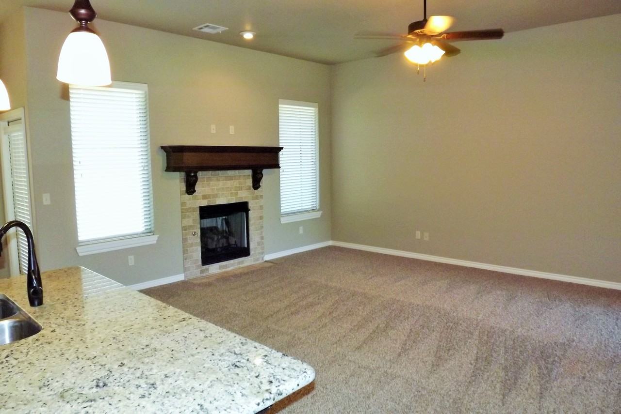 529 Whispering Oaks Blvd - Photo 7 of 12