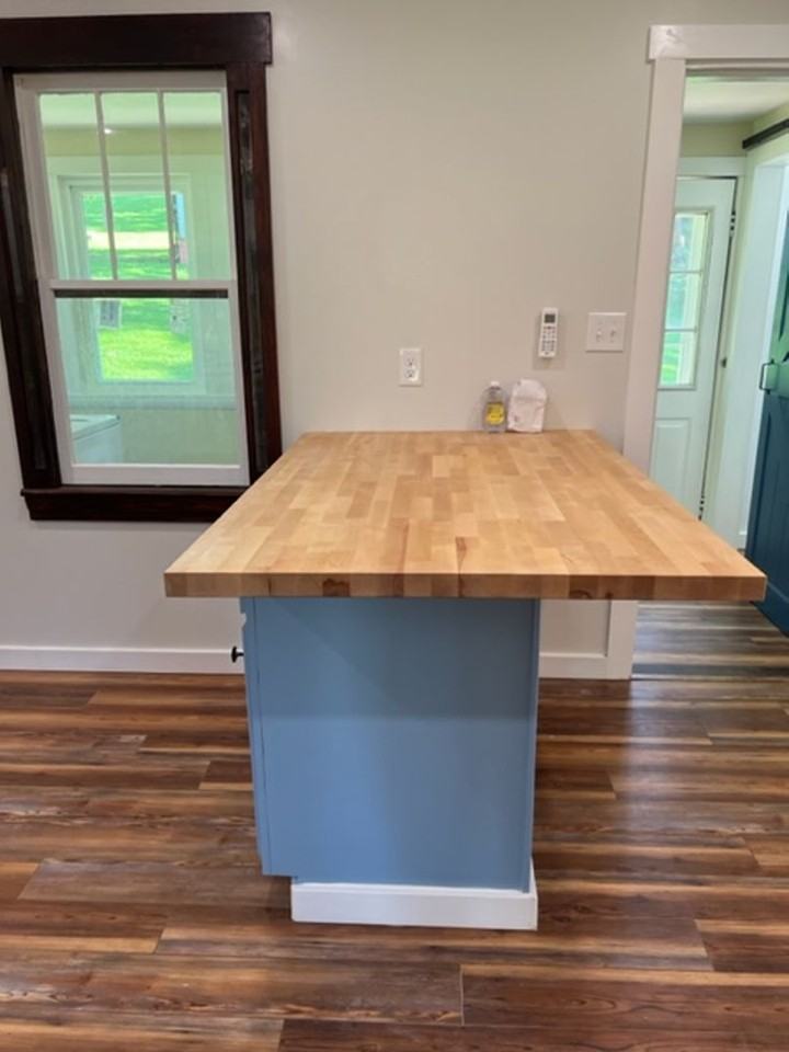 1333 Falling Spring Rd - Photo 7 of 16