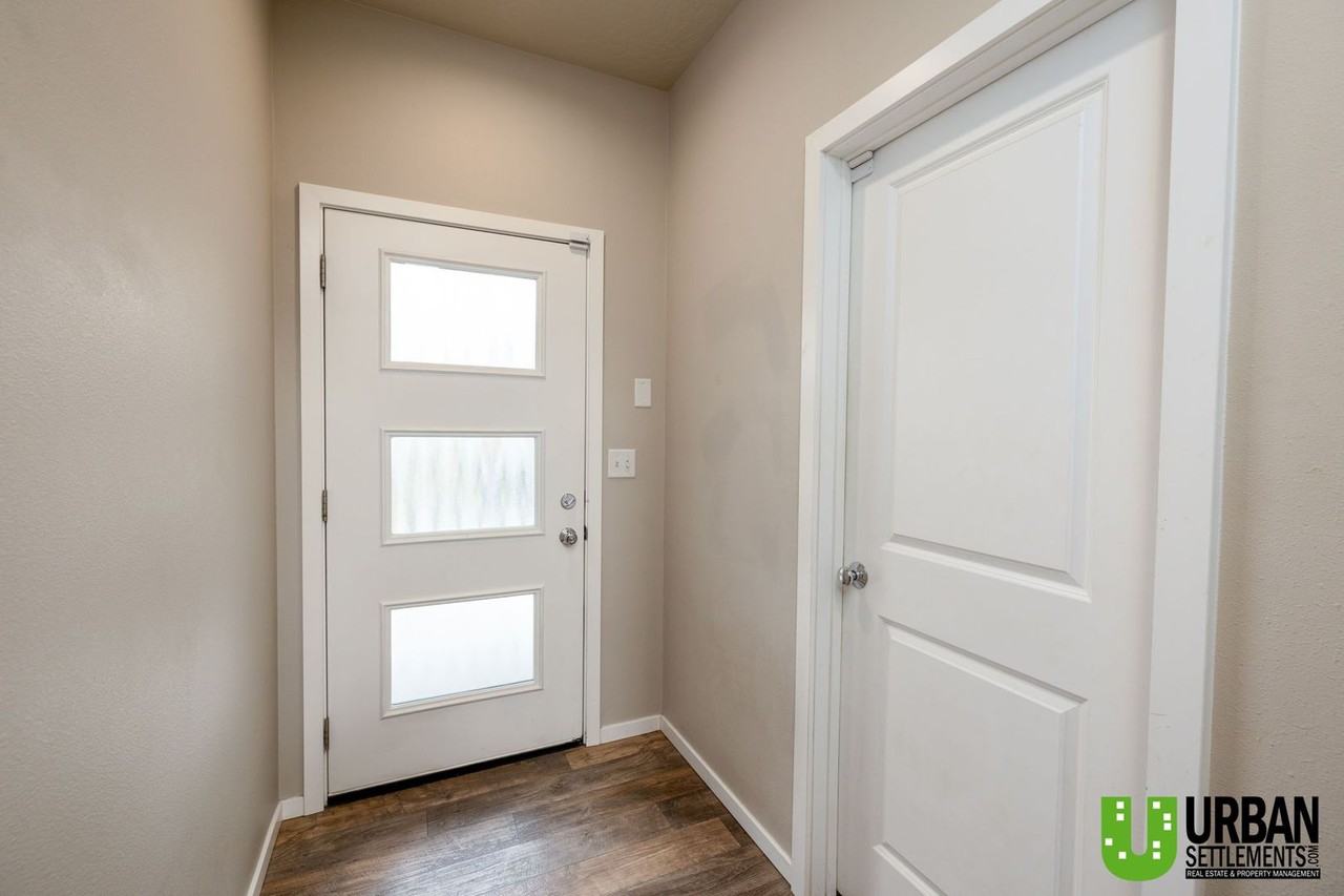 2419 W Bridge Ave - Photo 5 of 37