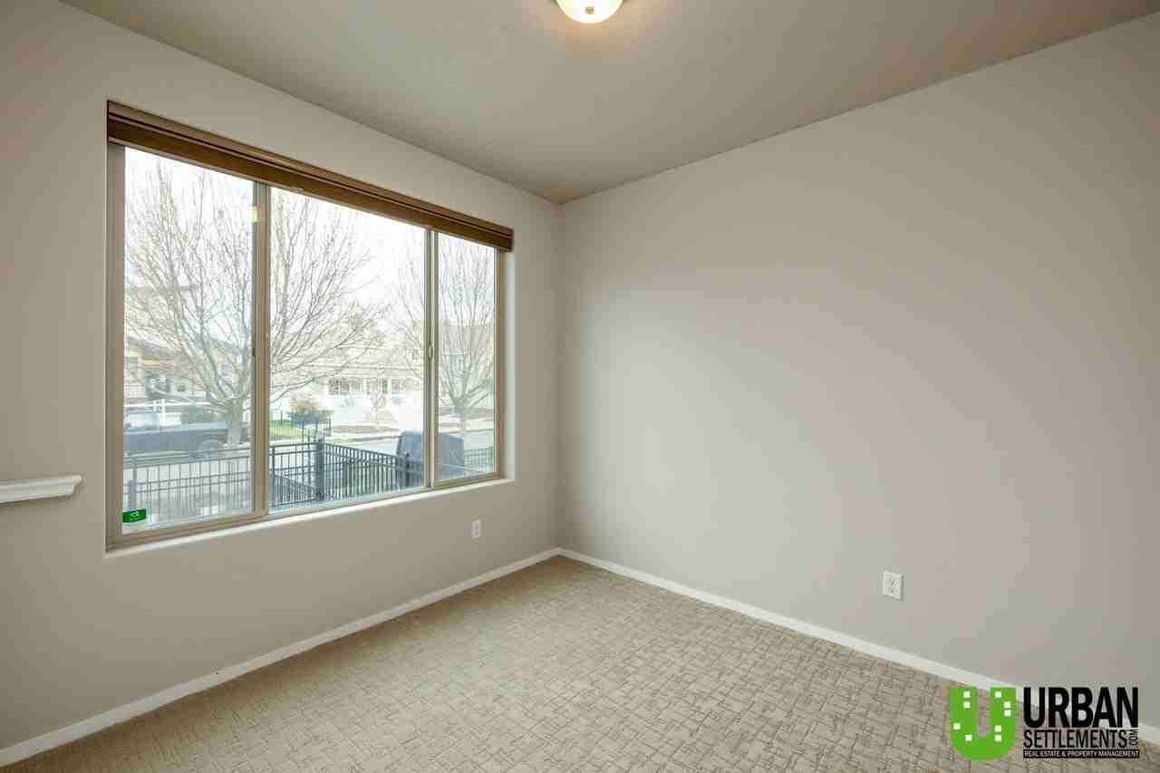 2419 W Bridge Ave - Photo 6 of 37