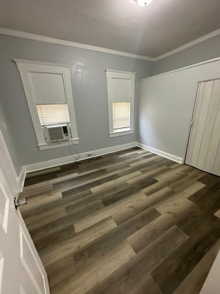 1163 E 18th St - Photo 4 of 19