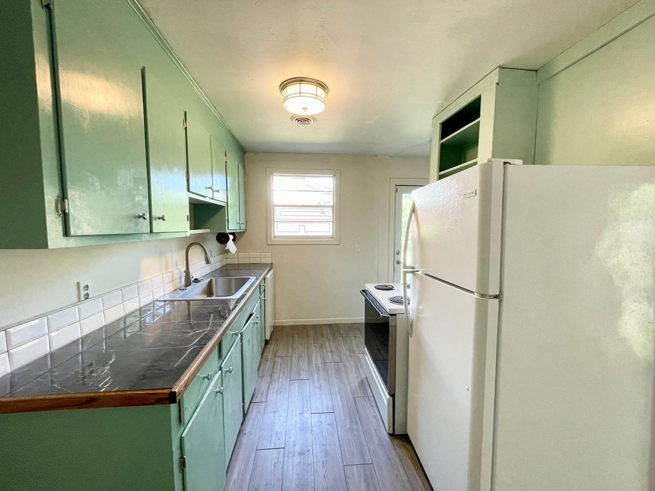 337 Ovanta Rd - Photo 3 of 16
