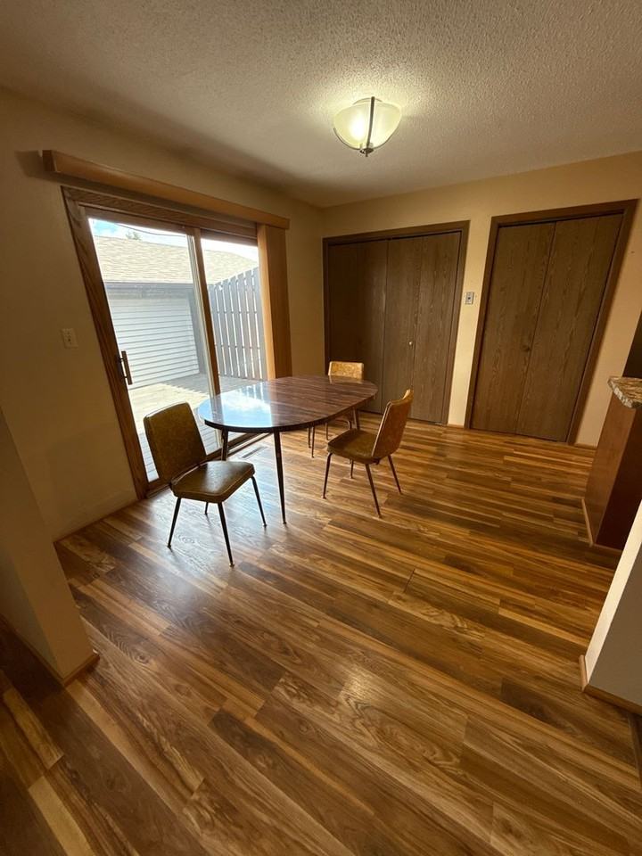 1415 8th Ave Ne - Photo 3 of 16