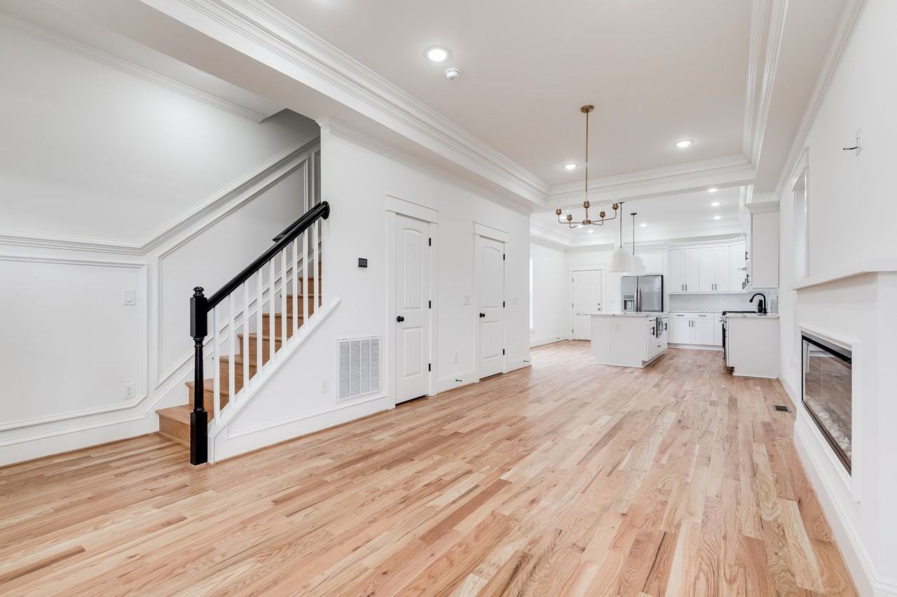 3003 Midlothian Tpke - Photo 3 of 33