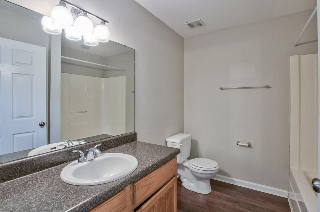 Richmond Place - Photo 4 of 10