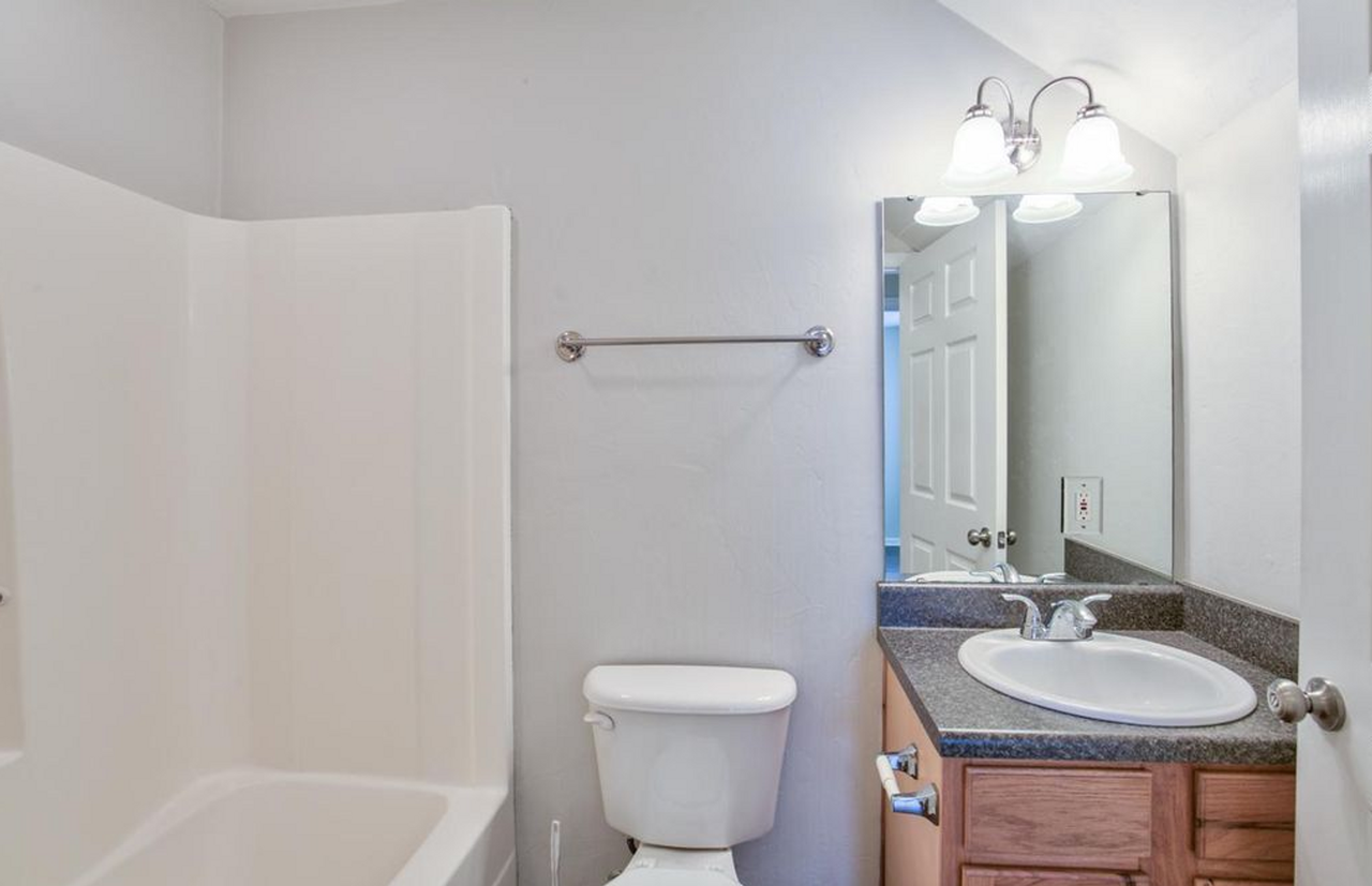 Richmond Place - Photo 5 of 10