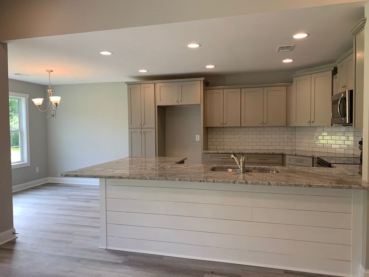 1306 Crawford Rd - Photo 2 of 12