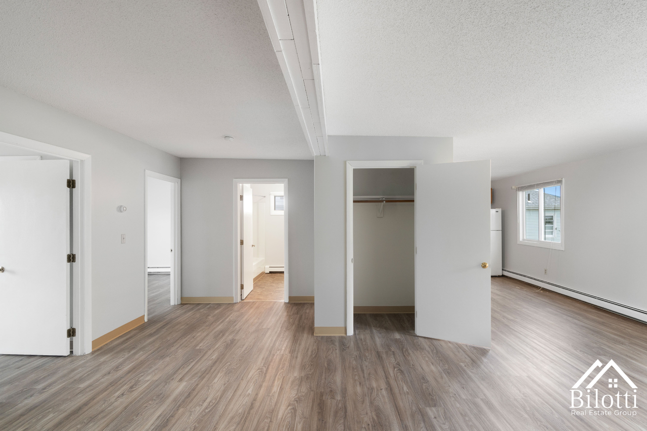 Jencks Street Apartments - Photo 5 of 16