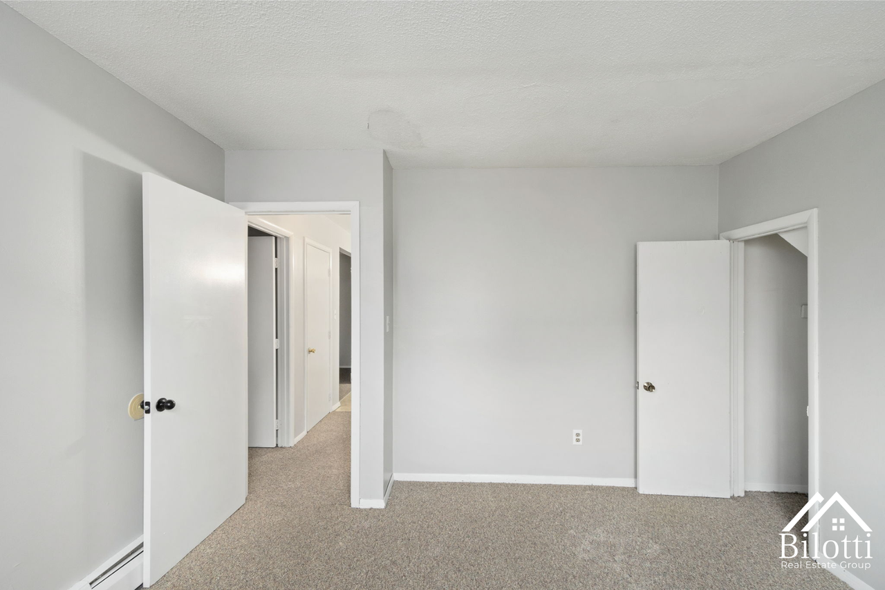 Jencks Street Apartments - Photo 5 of 11