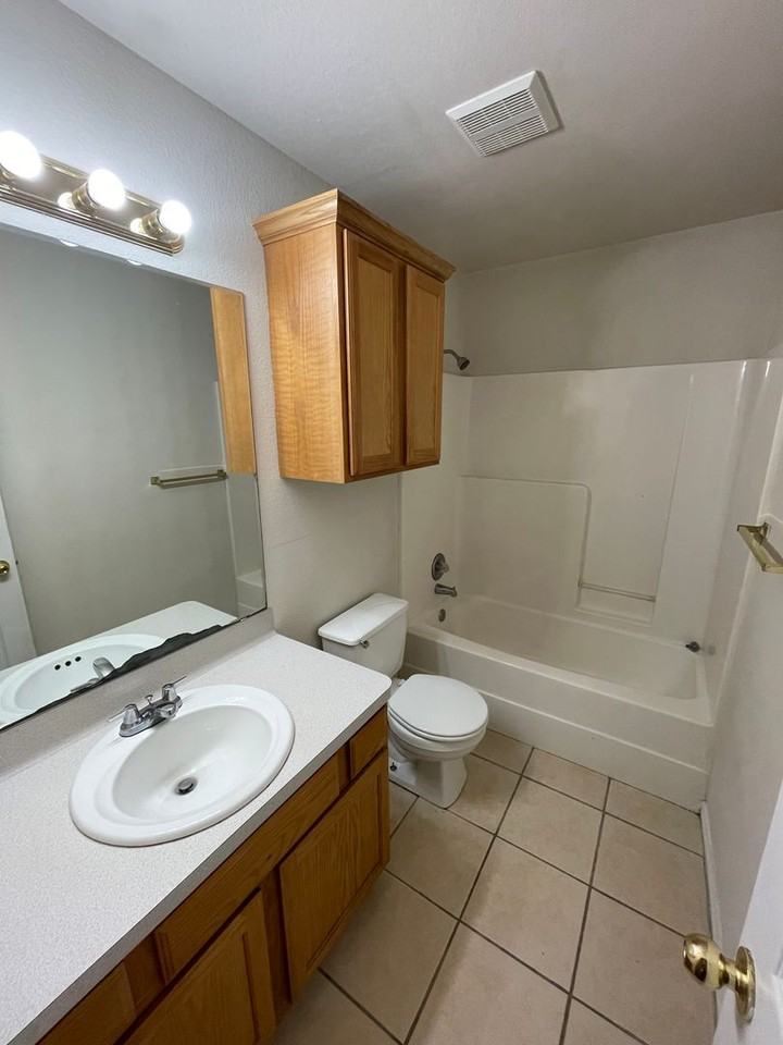 3760 Oldenburg Ln - Photo 5 of 10