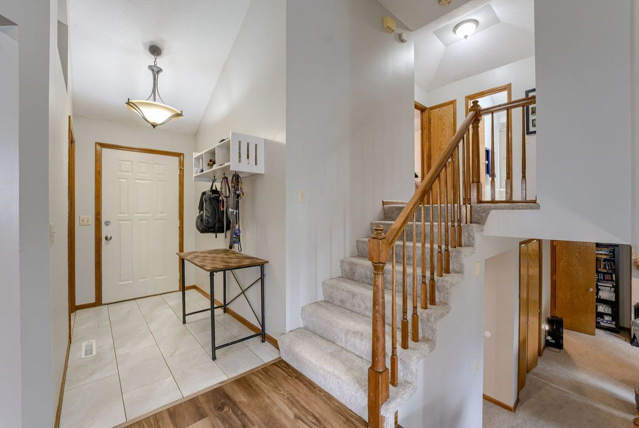 5520 N 111th St - Photo 3 of 24