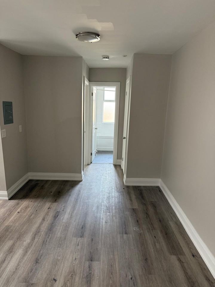 3474 Yonge Street - Photo 2 of 5