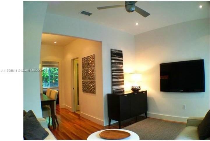 727 Jefferson Ave #3 - Photo 4 of 25