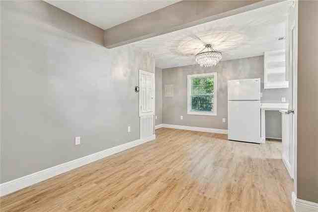 805 S Olive St #B - Photo 4 of 10