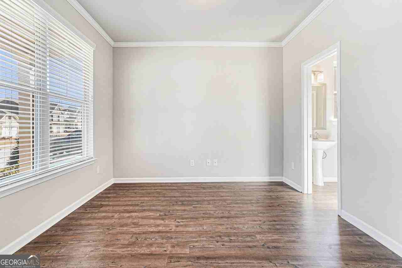 2349 Hanover Woods Rd - Photo 6 of 33