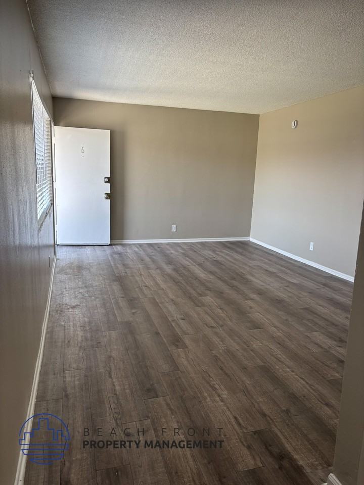 117 E. Leatrice Ln. - Photo 2 of 8