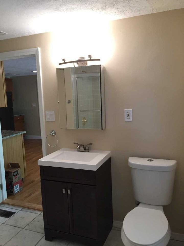 Pine St - Photo 4 of 11