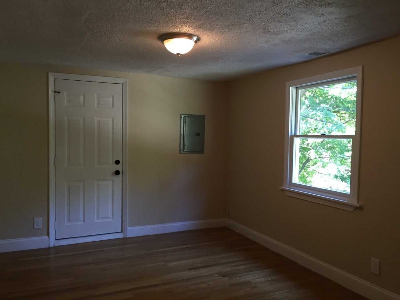 Pine St - Photo 6 of 11