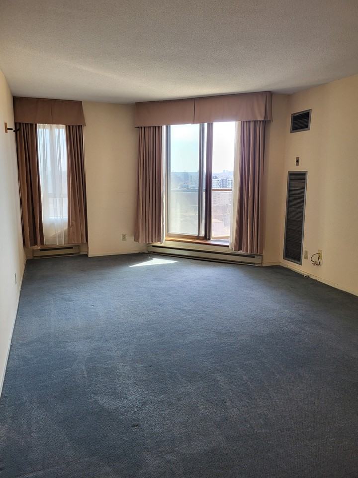 130 1810-130 Besserer Street #1810 - Photo 2 of 9