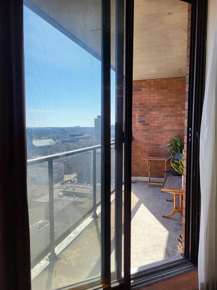 130 1810-130 Besserer Street #1810 - Photo 3 of 9