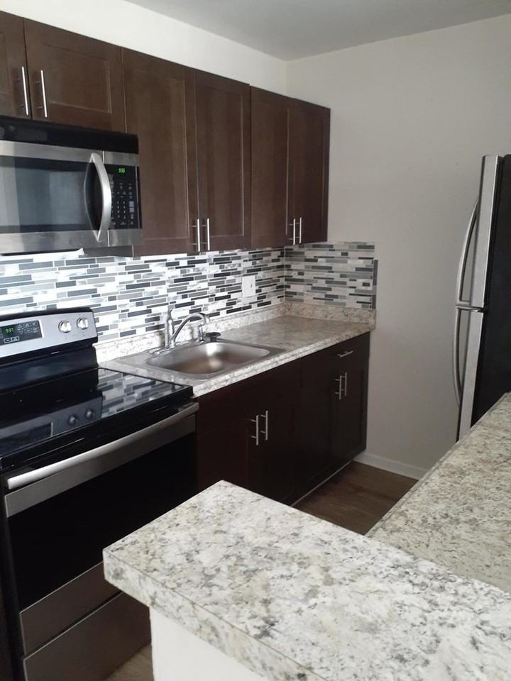 690 Kingsbridge Street - Photo 2 of 7