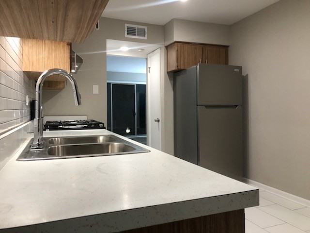 5849 South Francisco Avenue #2A - Photo 3 of 13