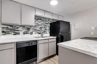 Sam Maverick Apartments - Photo 1 of 1