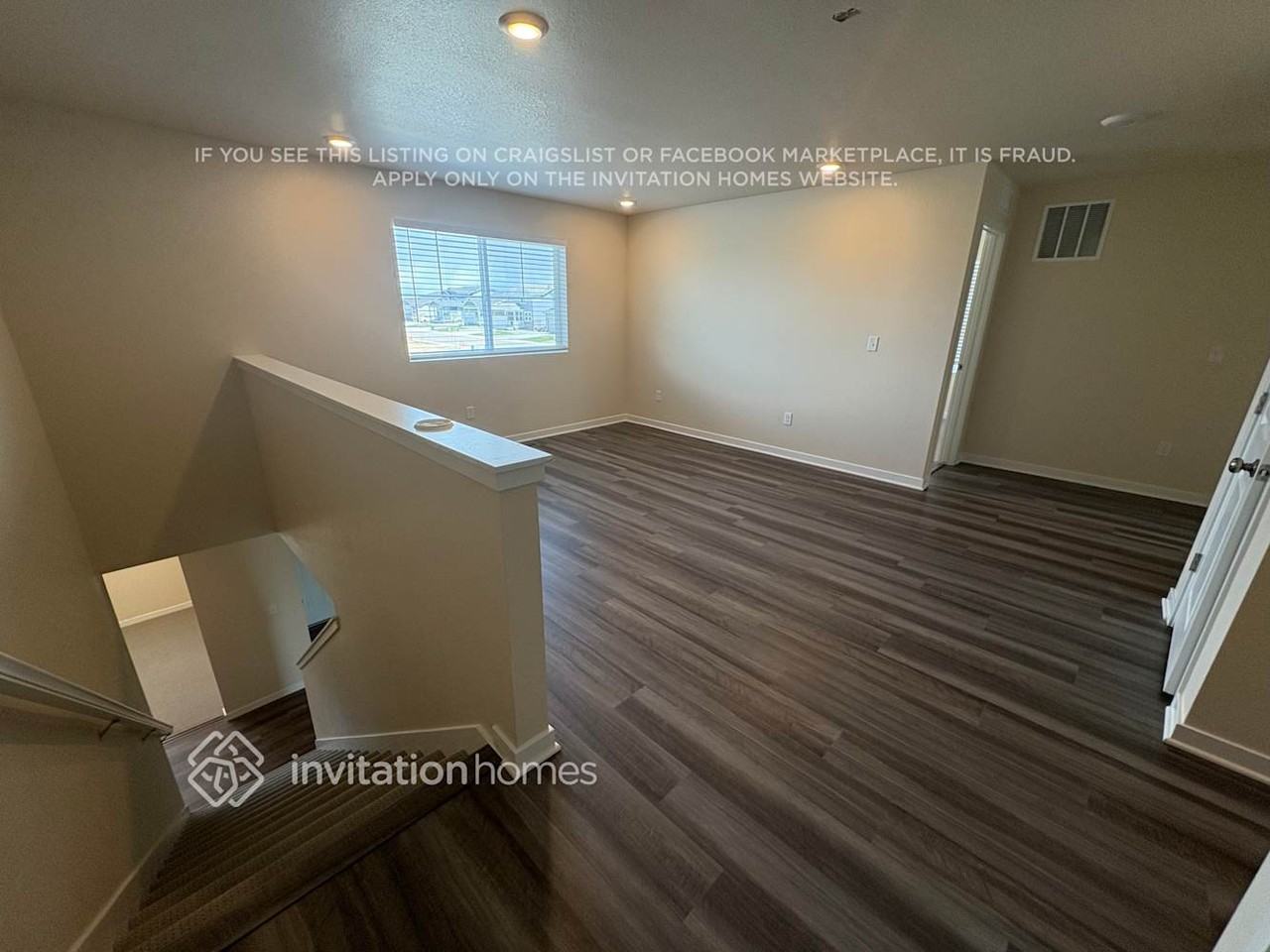 462 Elbert St - Photo 5 of 23