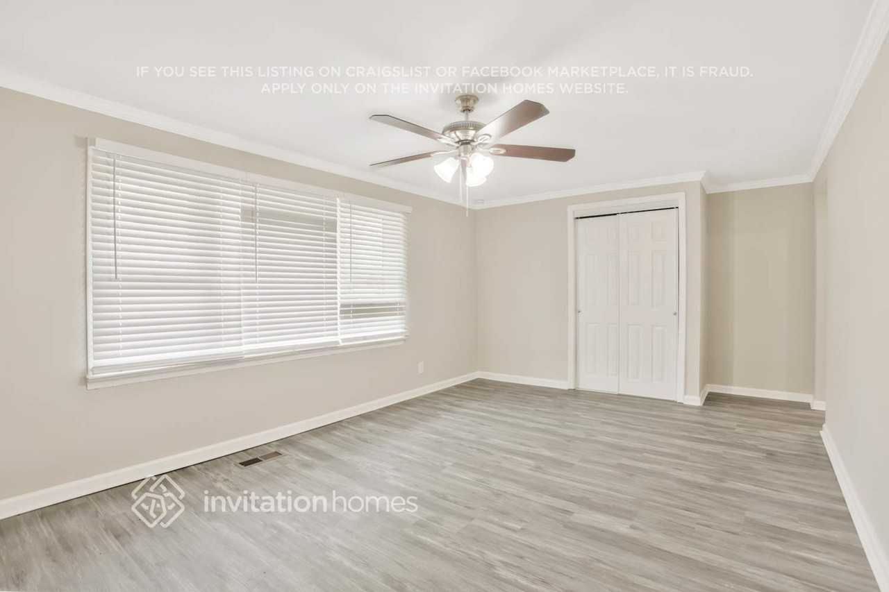 3447 Jackson Dr - Photo 3 of 22