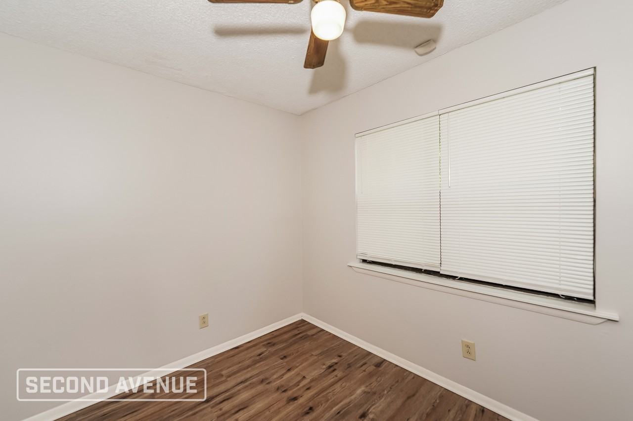 3920 11th Ave N - Photo 6 of 28