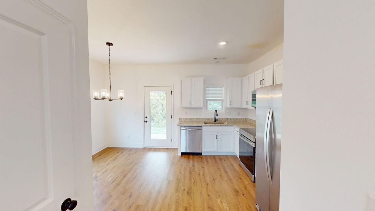 872 Levitan Dr - Photo 5 of 24