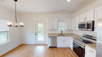 featured image of 872 Levitan Dr