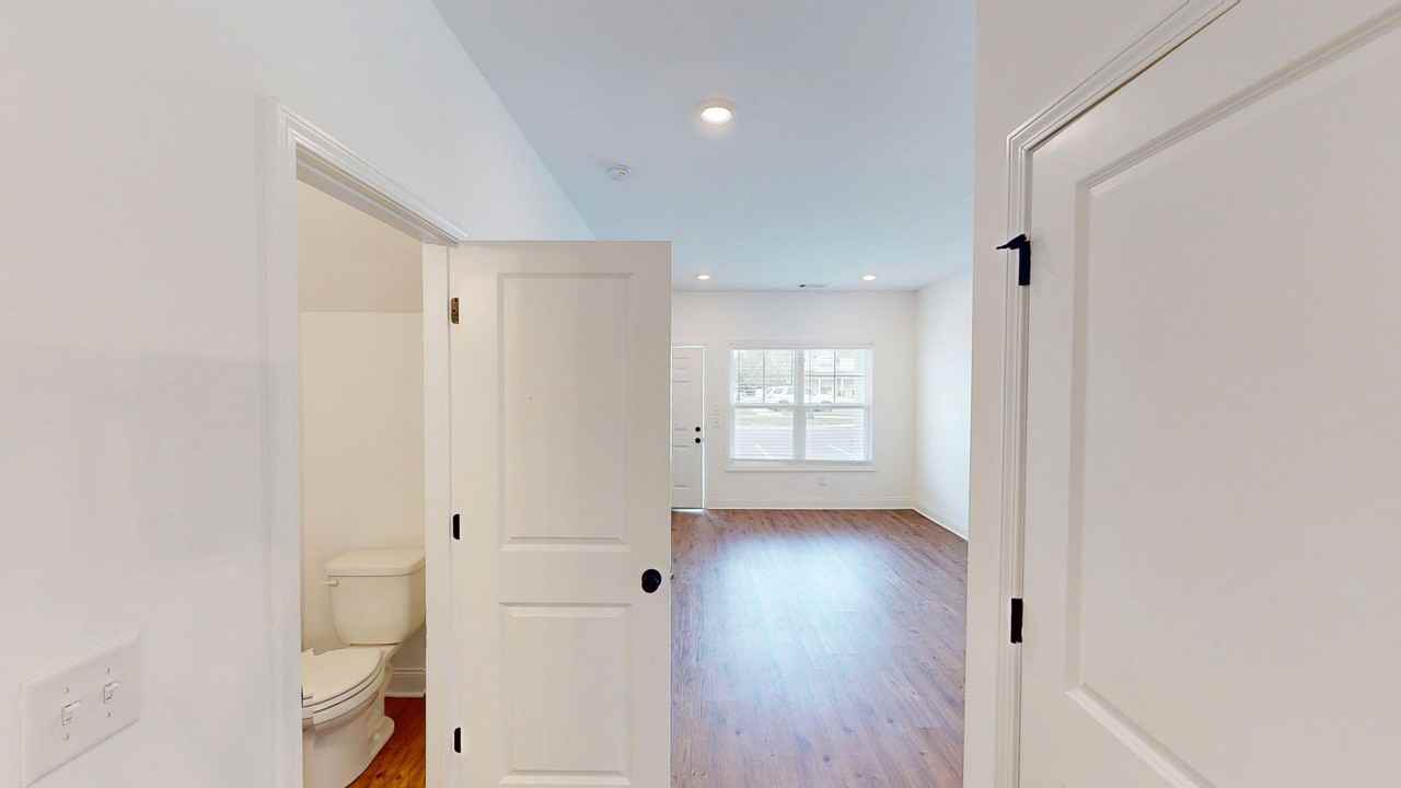 872 Levitan Dr - Photo 7 of 24