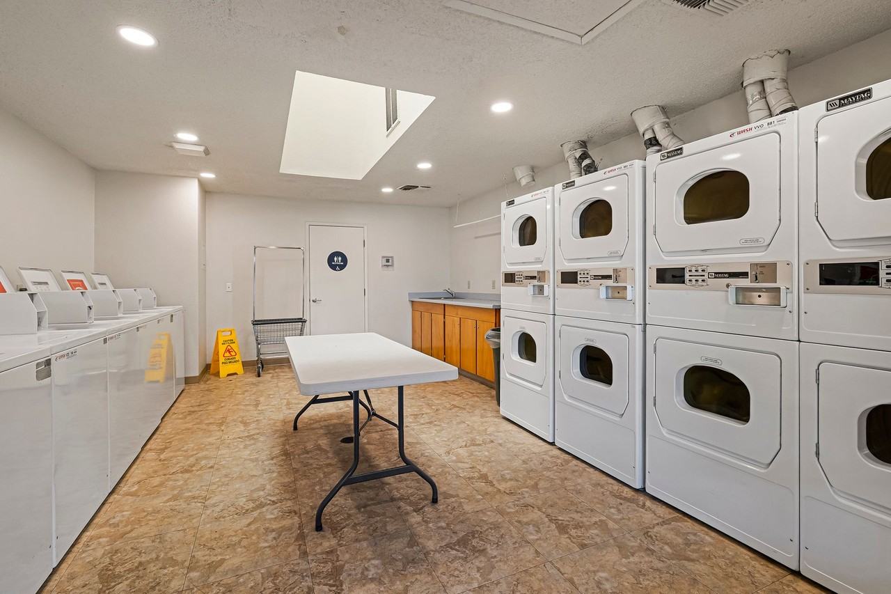 Train Station Apartments - Photo 4 of 27