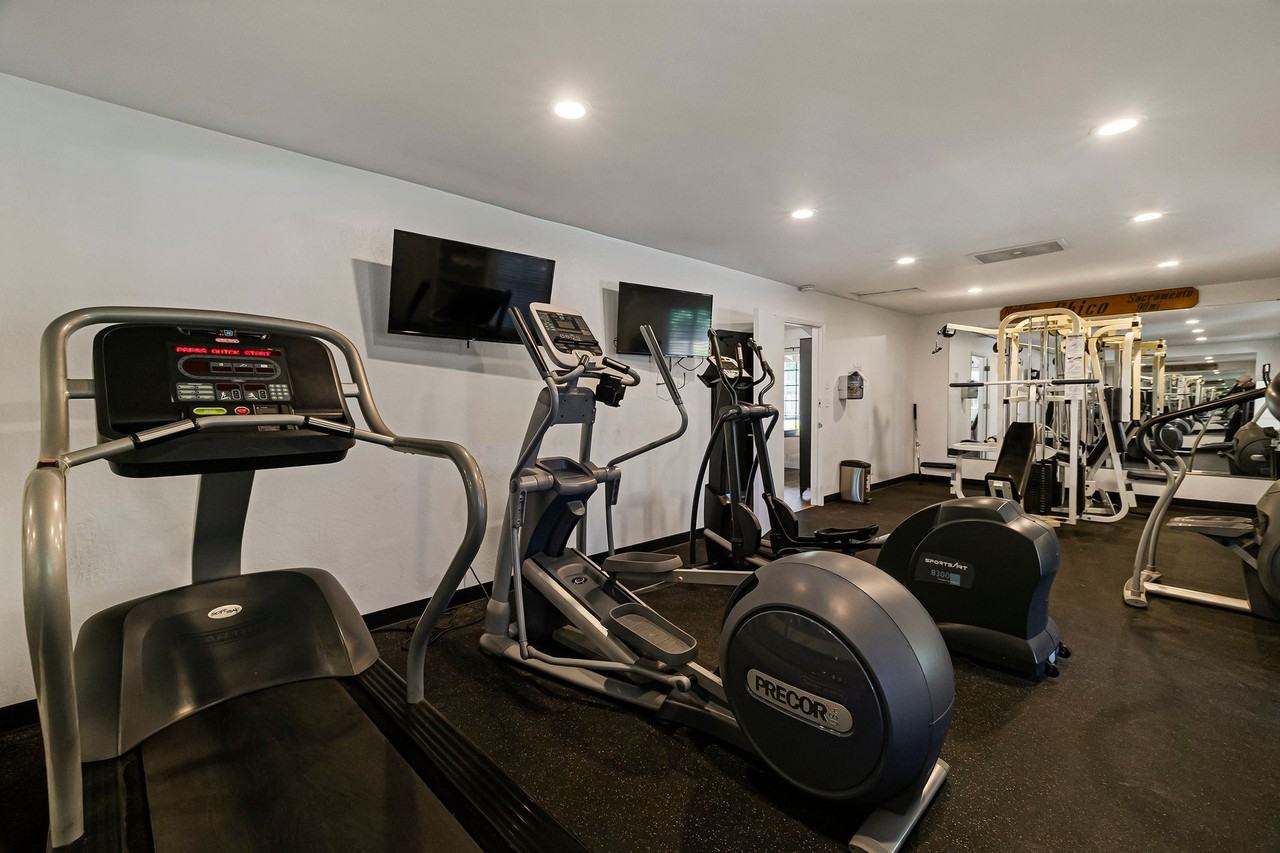 Train Station Apartments - Photo 5 of 27