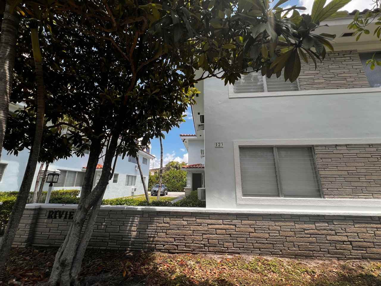 Santillane - Photo 3 of 8