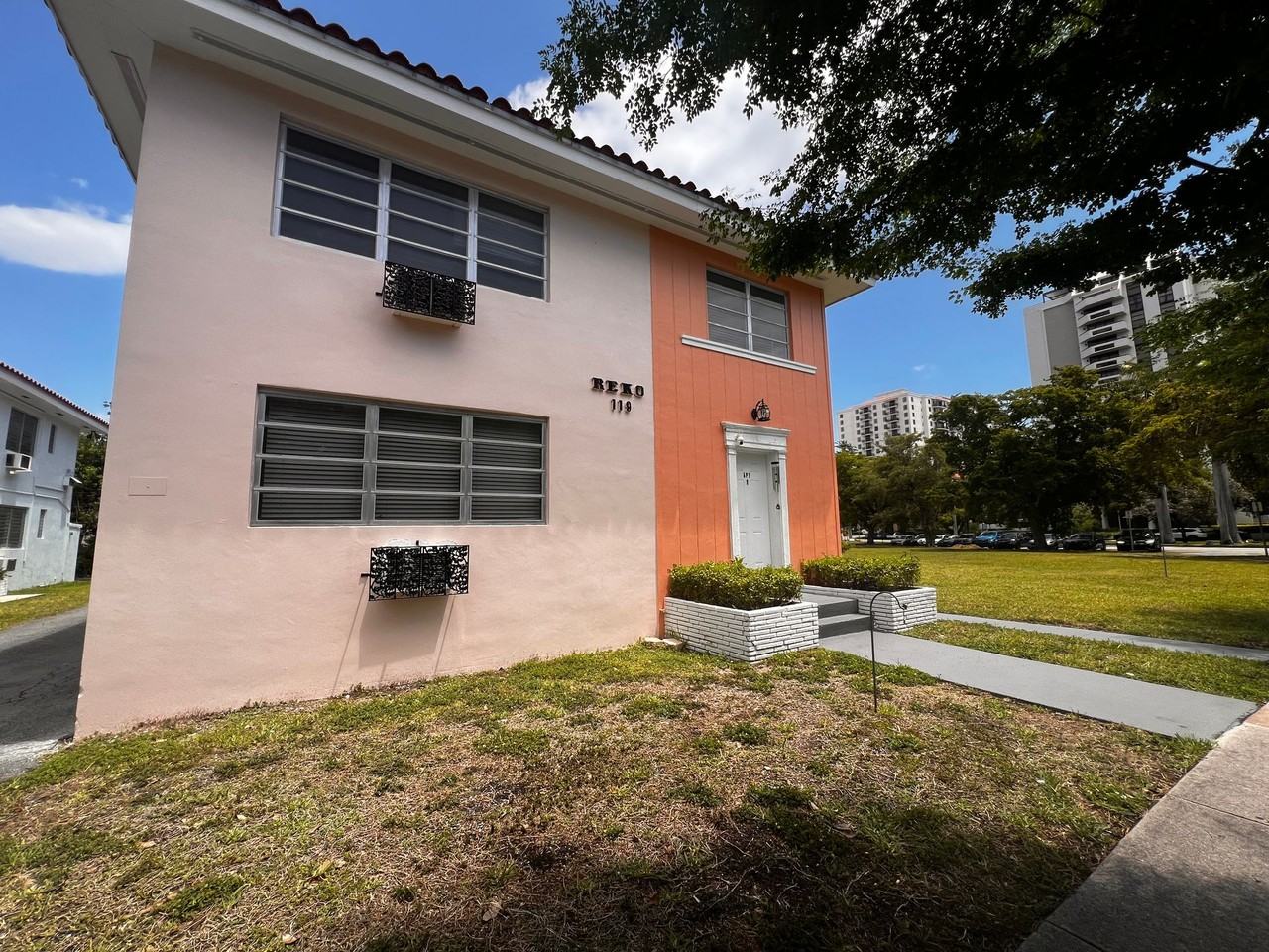 Santillane - Photo 6 of 8