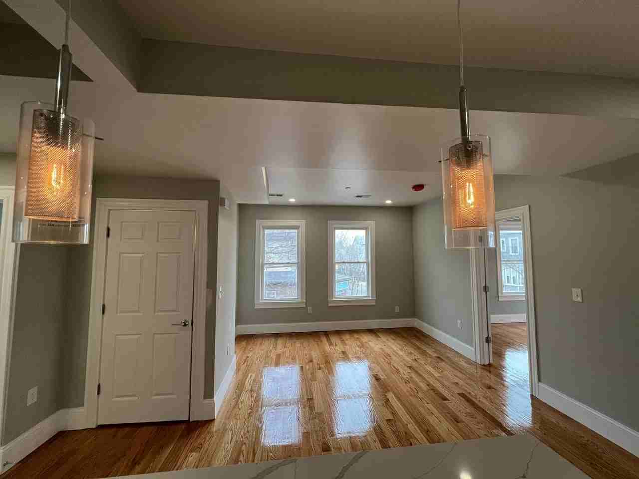 69 Pearl St - Photo 3 of 39