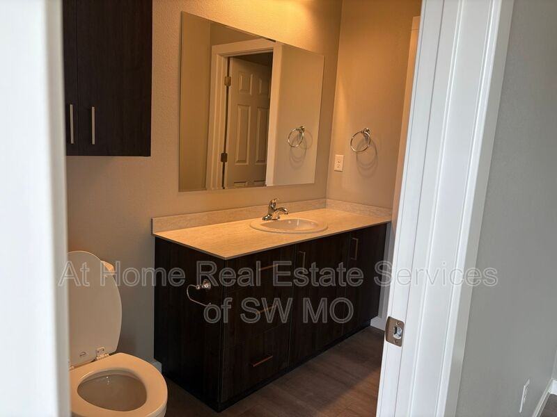 1331 S Shayla Ave - Photo 2 of 8